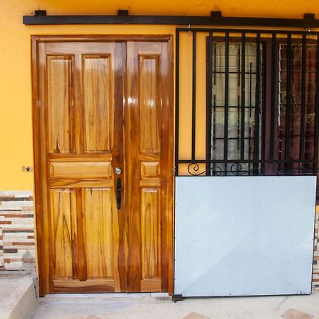 Apartamento Daly 3 Guapiles Luaran gambar