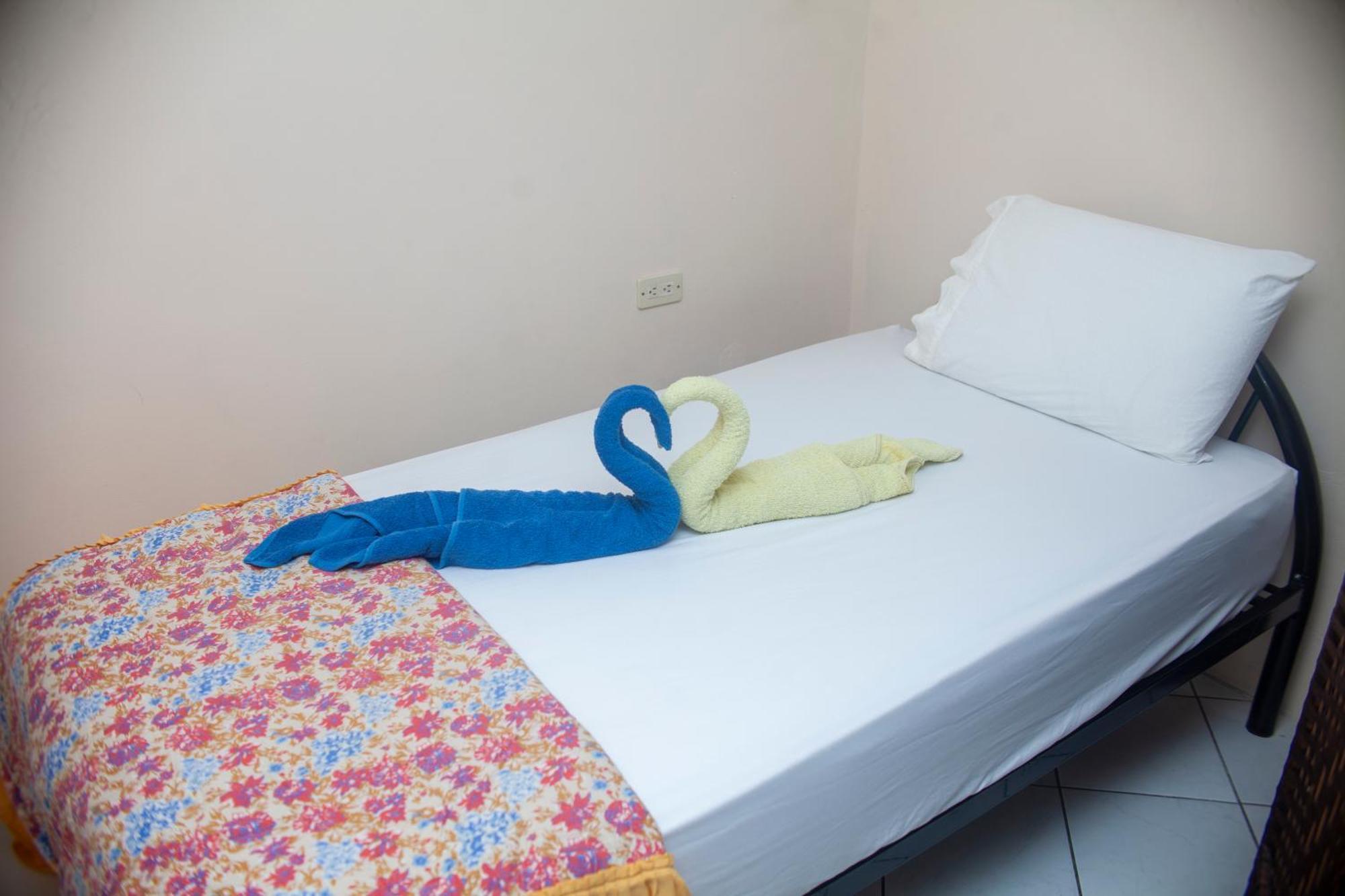 Apartamento Daly 3 Guapiles Luaran gambar