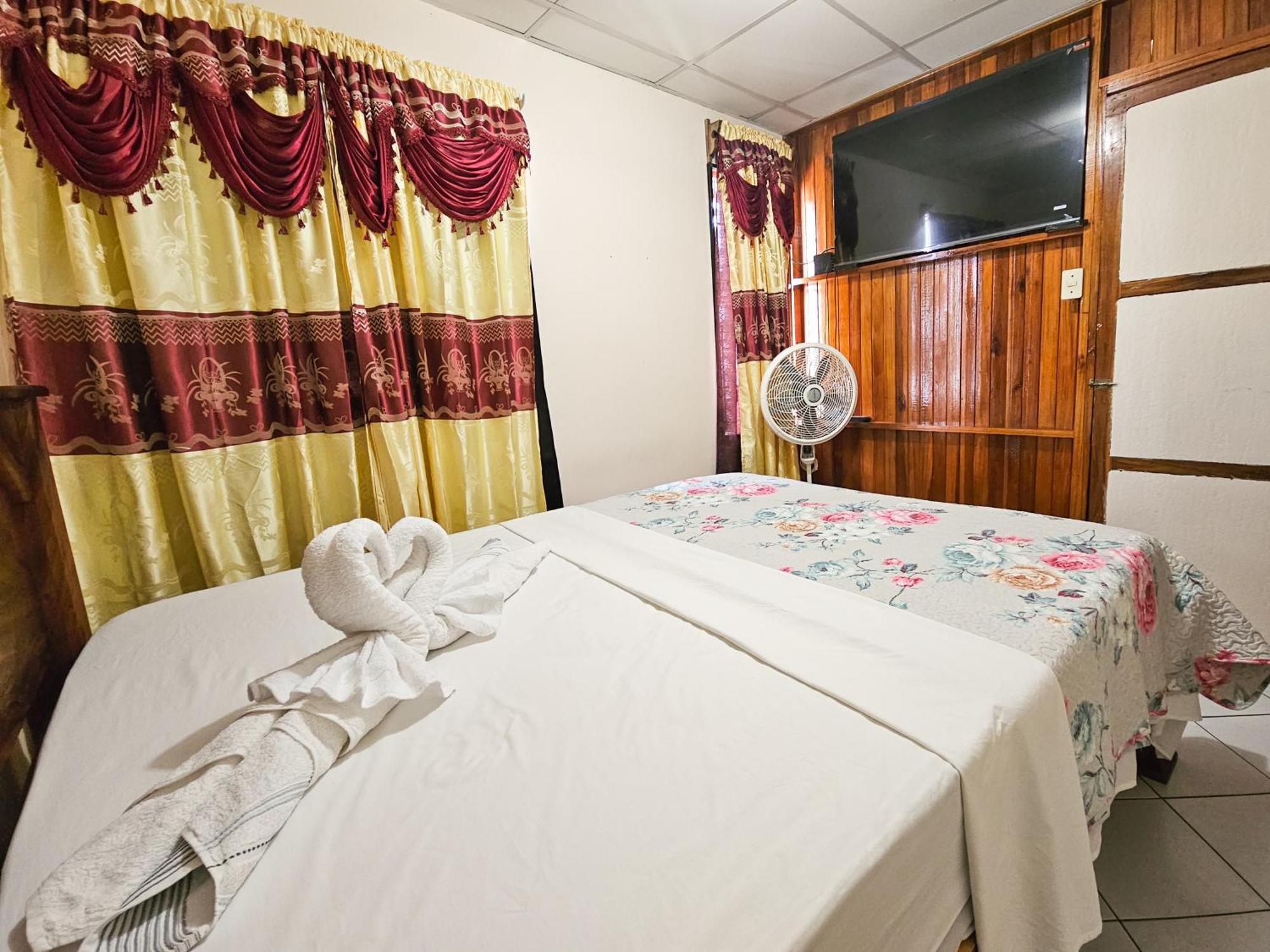 Apartamento Daly 3 Guapiles Luaran gambar